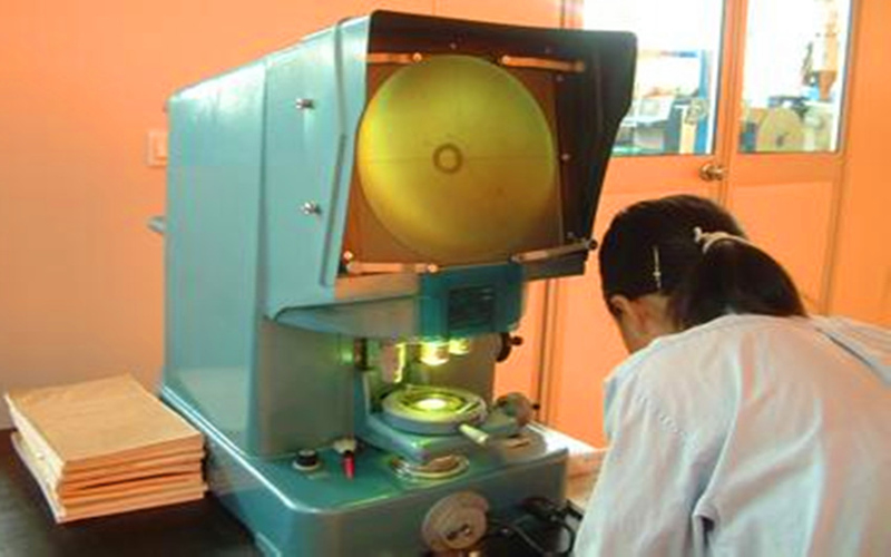 Projector for Wire and Cables